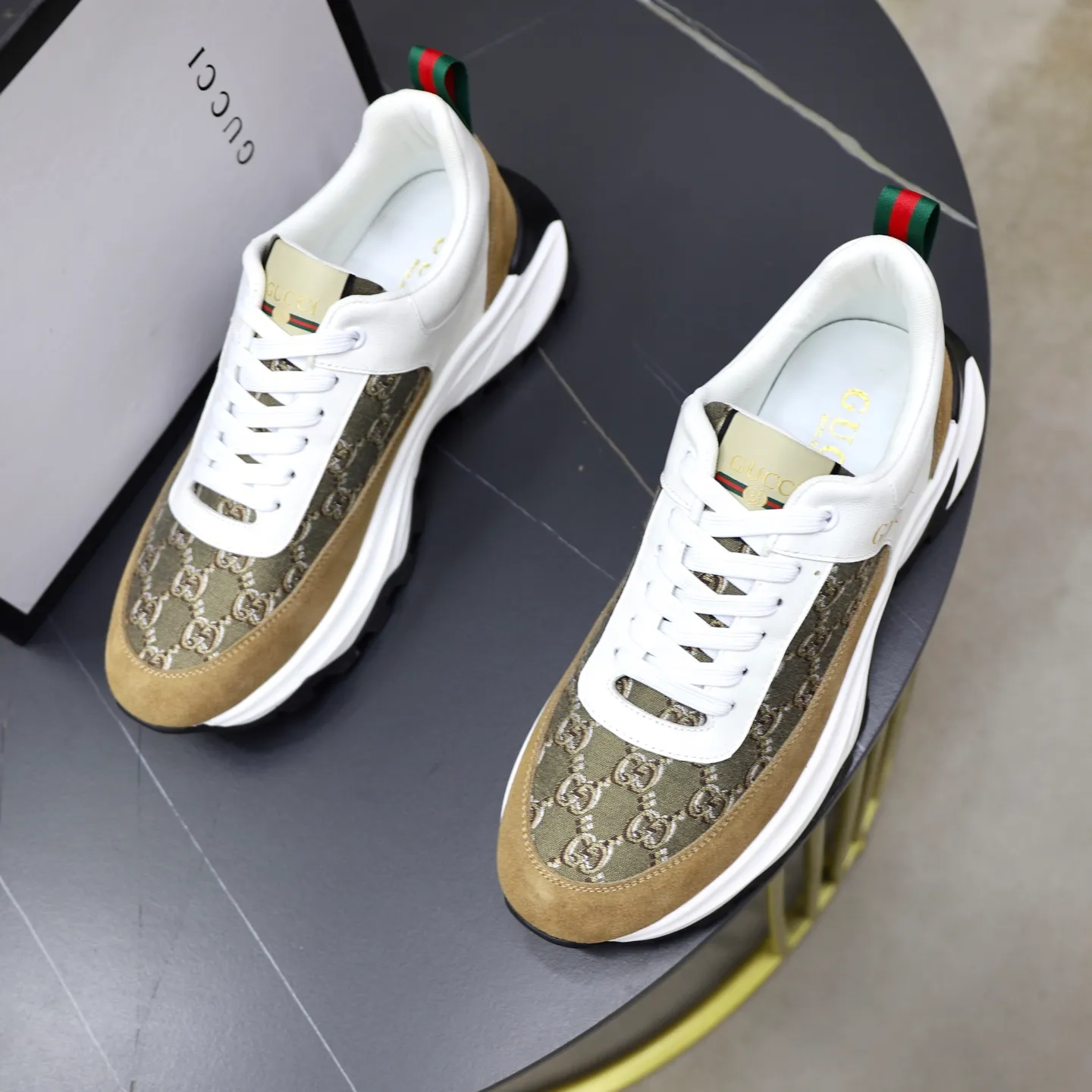 Ex-factory price: 462💰🙅‍♂️🙅‍♂️🙅‍♂️ Brand: GUCCI Standard code: 38-44 (45 customized) Grade: Same as the official website Material: Original leather splicing, comfortable and breathable lining, original wear-resistant outsole Style category: Men's fashionable casual shoes, running shoes, noble luxury brand elements, top luxury Color: actual picture color